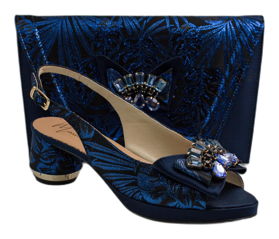 Navy Blue Leaf Low Set